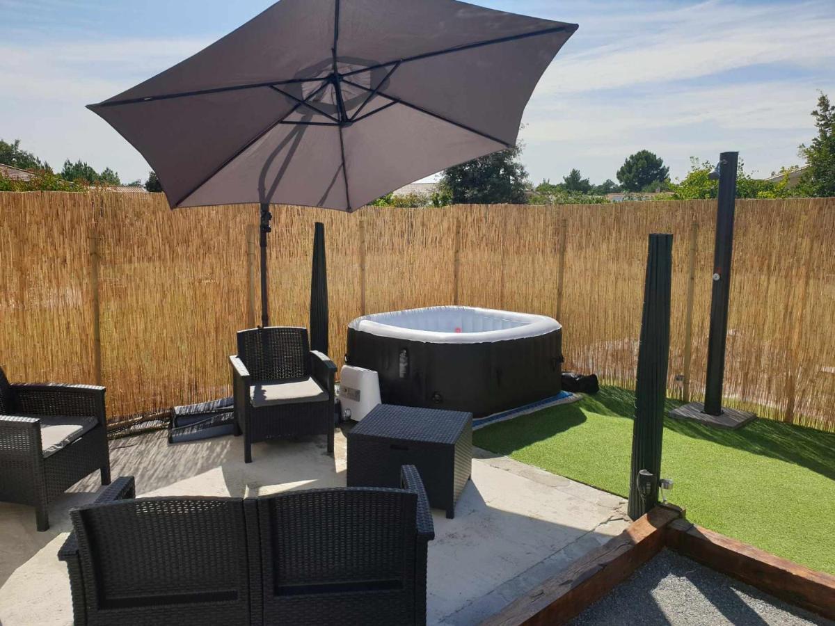 Beau Logement Avec Terrasse, Jacuzzi Et Terrain De Petanque Privatif A 5 Minutes De La Plage Audenge Extérieur photo